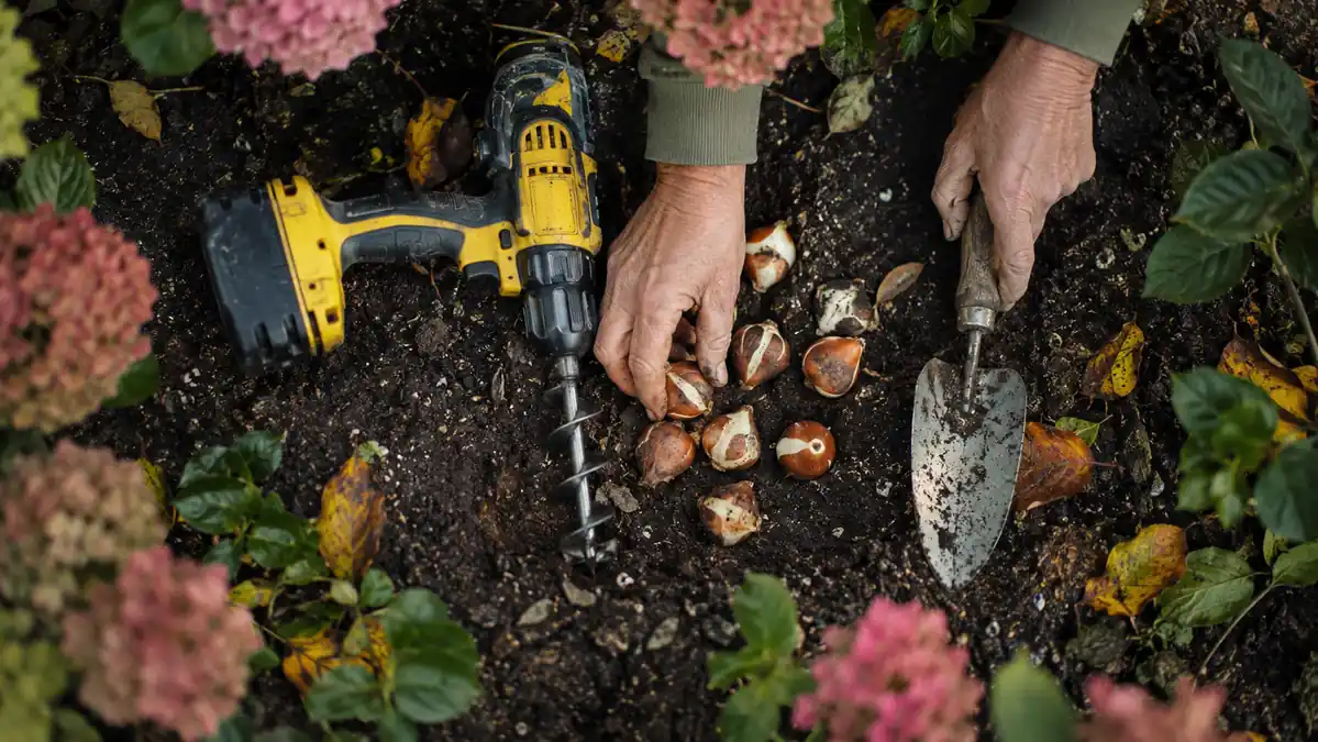 Garden Auger Bit vs. Hand Trowel: Which Digs Faster Without Wrecking Your Wrist